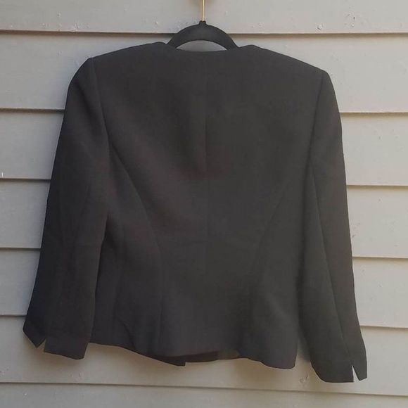 Tahari Black Jacket with Faux Pearl Trim size 6 - Picture 8 of 13